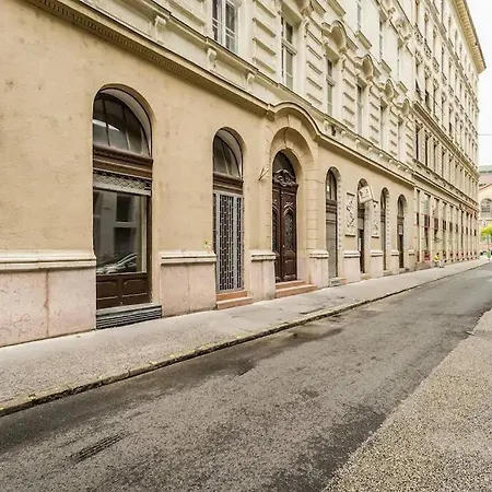 Erkel House I Petite Lägenhet Budapest
