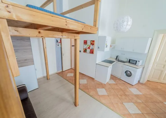 Erkel House I Petite דירה